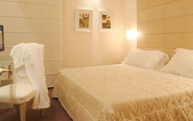 B&B HOTEL First