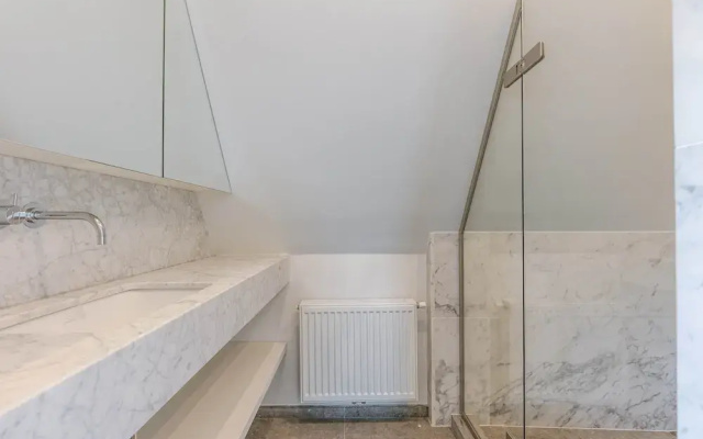 Villa for 8 Guests Steps From the Beach