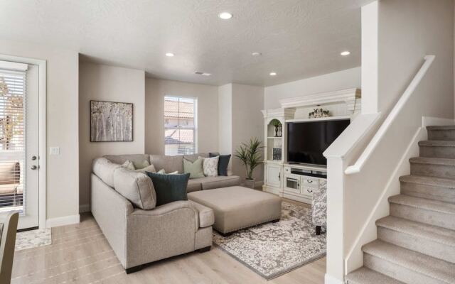 The Tree House 4 Bedroom Home