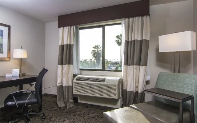 Quality Inn & Suites North- Legoland Area