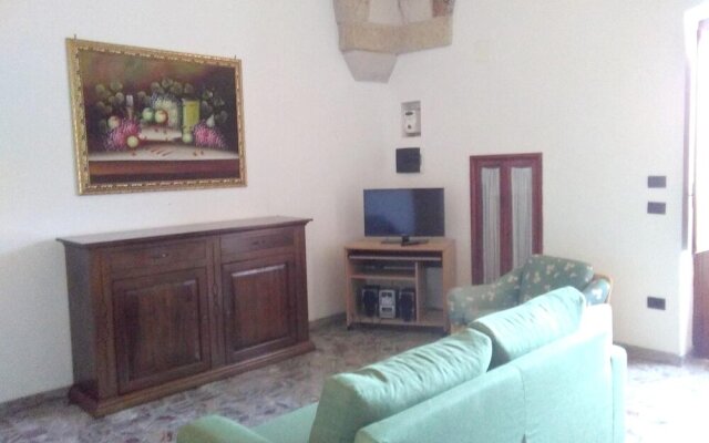House With 2 Bedrooms In Sternatia With Enclosed Garden 20 Km From The Beach