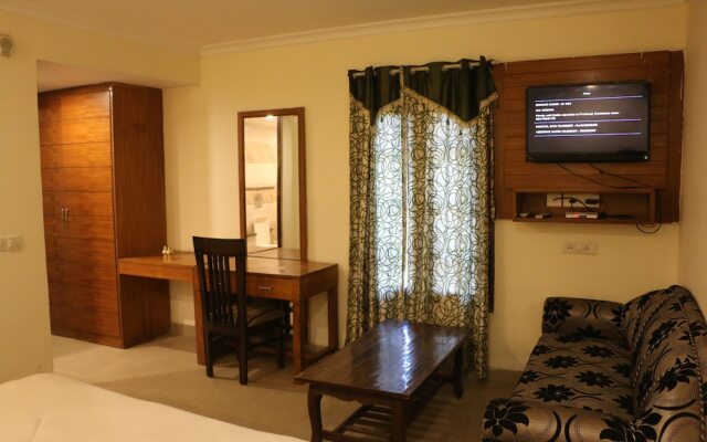 OYO 5190 Hotel Golden Inn