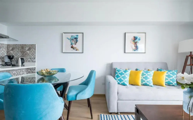Classy 1 BR Barranco Apartment High Floor