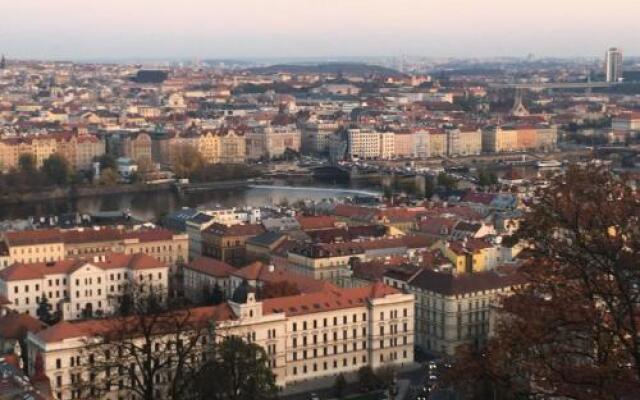 Exclusive apartment on Zborovska