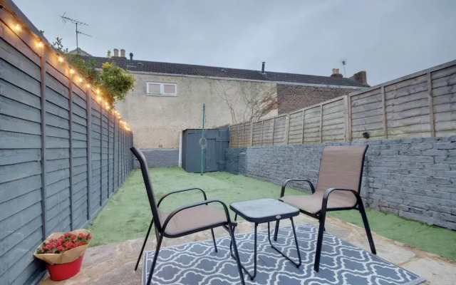 Southsea 5 Bed House - Hot Tub-Sleeps 10