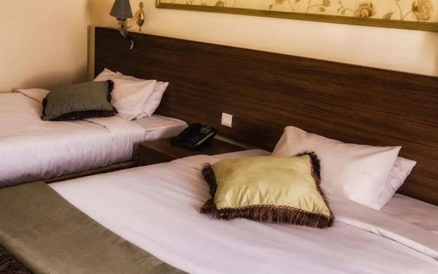 Marlik Hotel