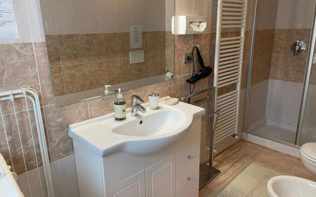 Hotel Diffuso Il Portichetto Vezio Perledo