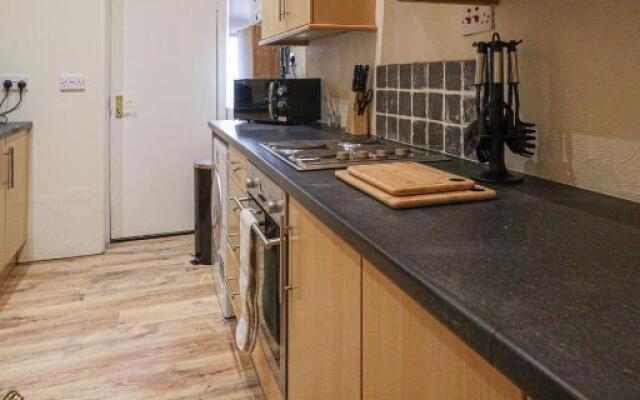 Cosy Ardrossan Apartment