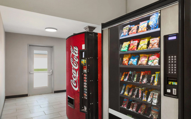 Baymont by Wyndham Blackwell I-35