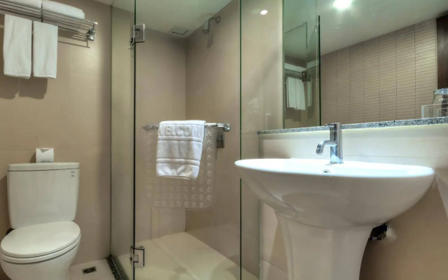 Narai Hotel (SHA Extra Plus)