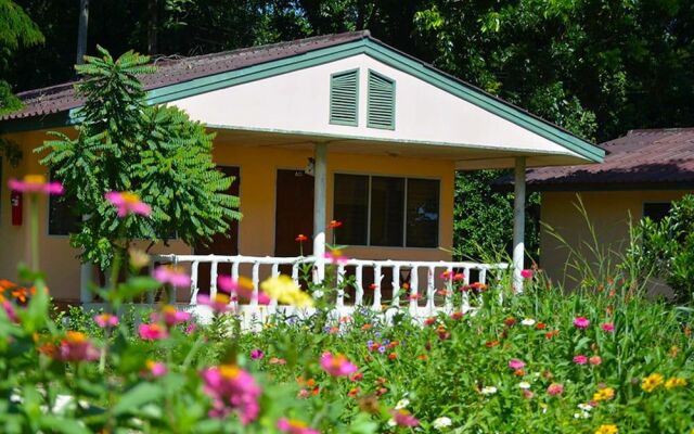 Country Lake Nature Lodge