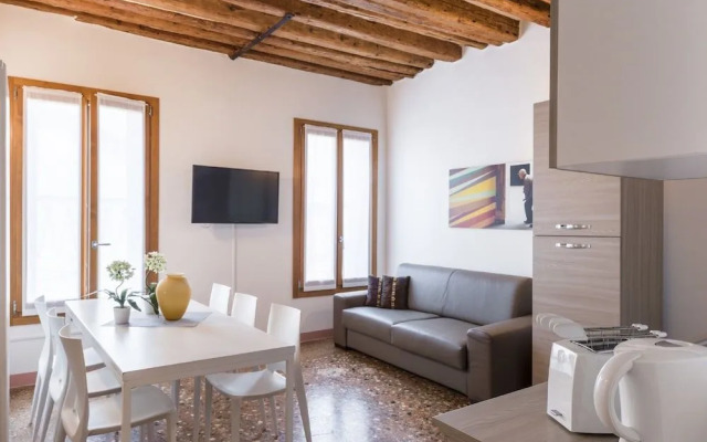 Accademia Charm Apartments