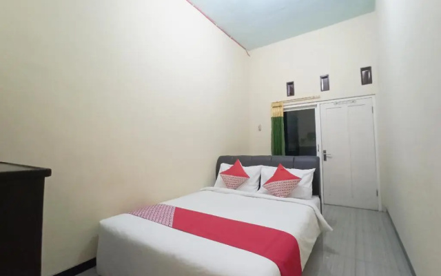 OYO 3298 Bromo Guest House Family
