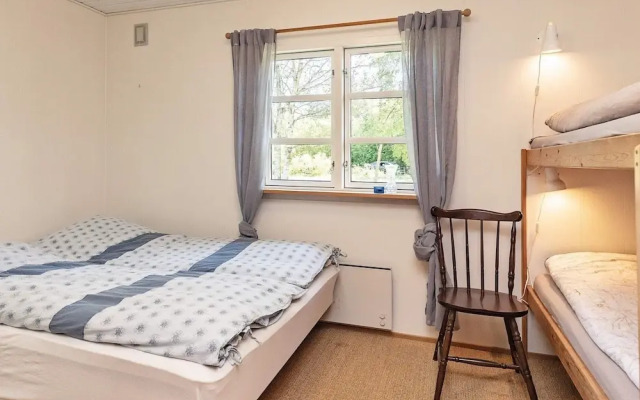 6 Person Holiday Home in Hojslev