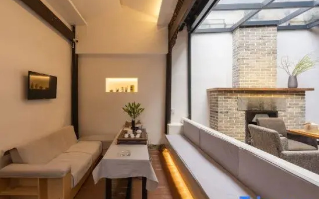 Yike Boutique Hotel