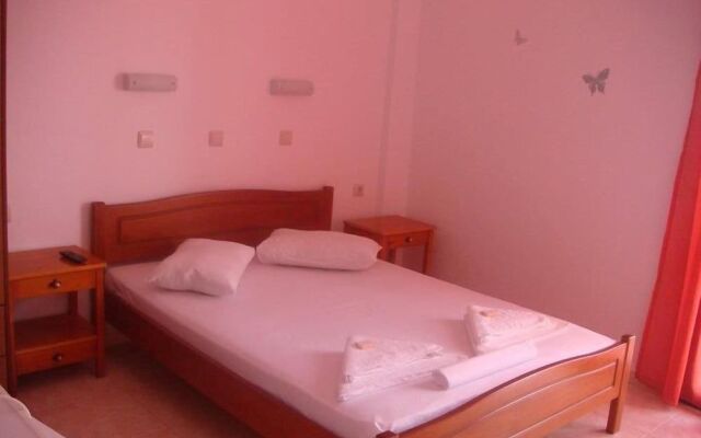 Paralia Rooms