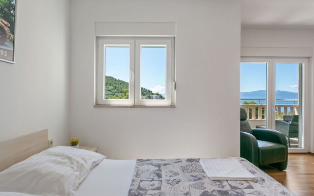 Contemporary Apartment in Drvenik With Balcony