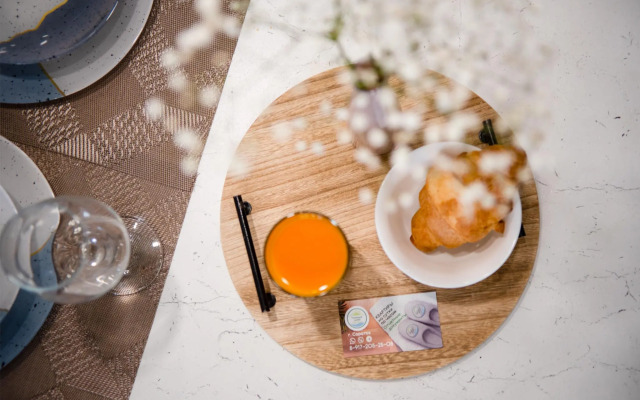 Апартаменты на проспекте Героев Отечества 4А