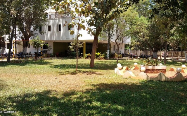 Hotel Radha