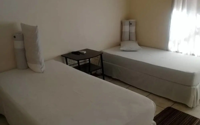 Paradise Hut Guesthouse