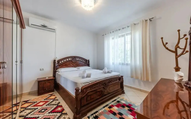 Authentic Lake View Apartment