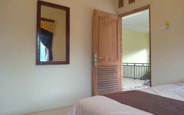 Homestay Jogan Gumelar – Guest Rooms – Borobudur