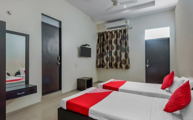 Hotel Rainbow Inn by OYO Rooms