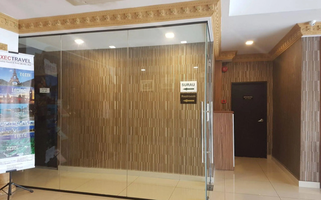 The Grand Orange World Hotel
