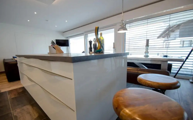 Superb Alpine Lodges Zell am See 6-8pax