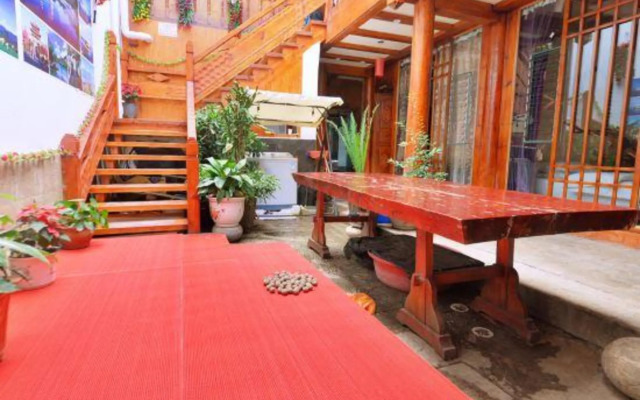 Lijiang Rongshe Liyuan Inn