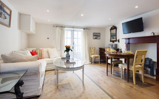 Pleasant Hackney Home by Victoria Park