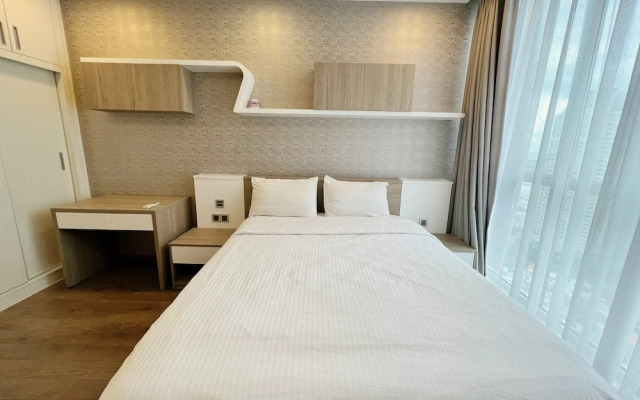 Luxury Landmark - Linh's Apartment