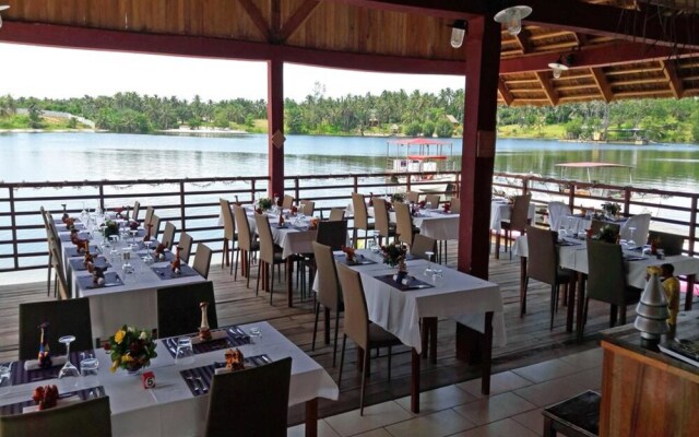 Coconut Grove Lodge