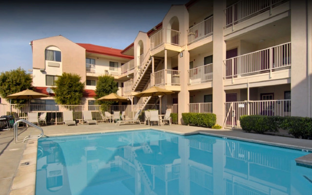 California Inn & Suites Rancho Cordova - Sacramento