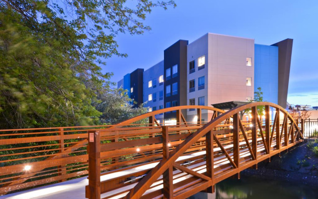 Tru by Hilton Cypress Houston