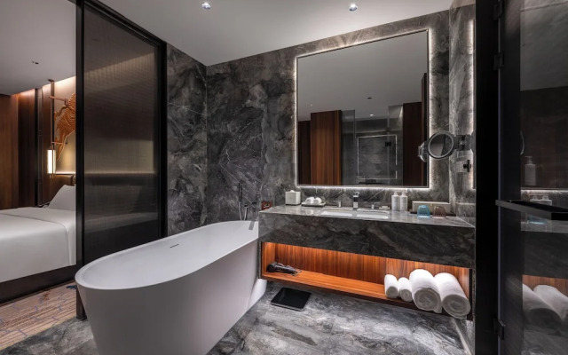 Howard Johnson By Wyndham Guotou Plaza Zigong