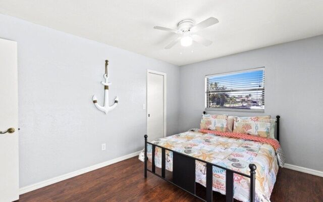 Sunset Palms Dockside Retreat