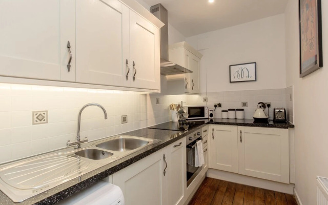 Unique & Stylish Grassmarket Apt - Close to Castle