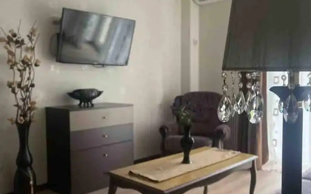 Nearby Chavchavadze ave Sunny Home With Balcony