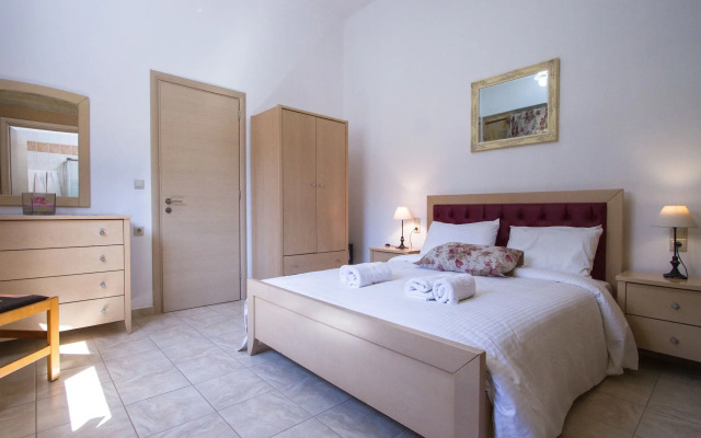 Agarathos Traditional Rooms