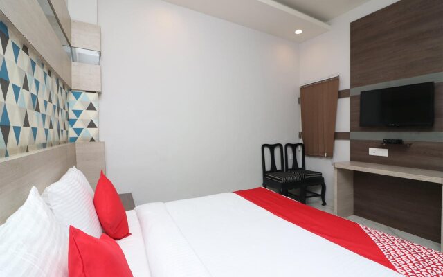 OYO 7044 Hotel Megha