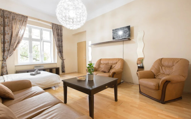 Premier Apartment near Museum