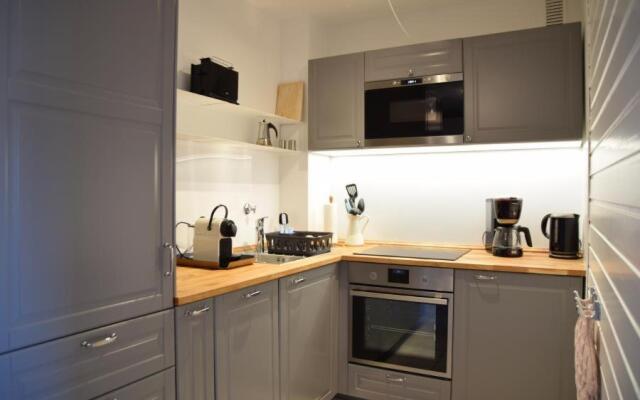 Modernes 2-Zimmer-Appartement mit Balkon.