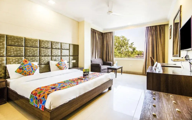 FabHotel Aay Kay Model Town