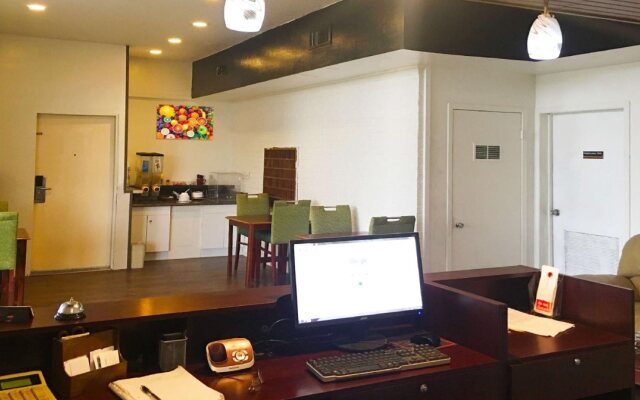 Sunset Inn by Hotel O Flatonia I - 10