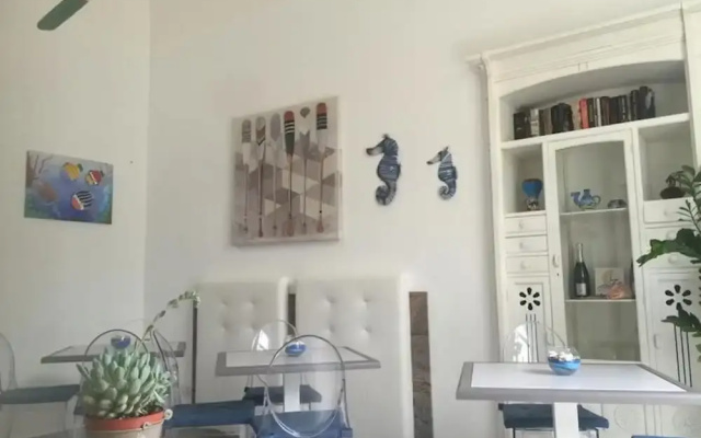 Room in B&B - Triple Room in B&b - a Stone's Throw From the sea