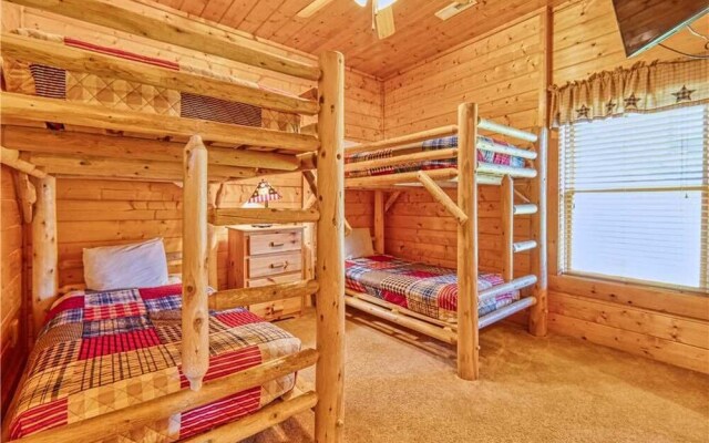 Smoky Mountain Retreat - Five Bedroom Cabin