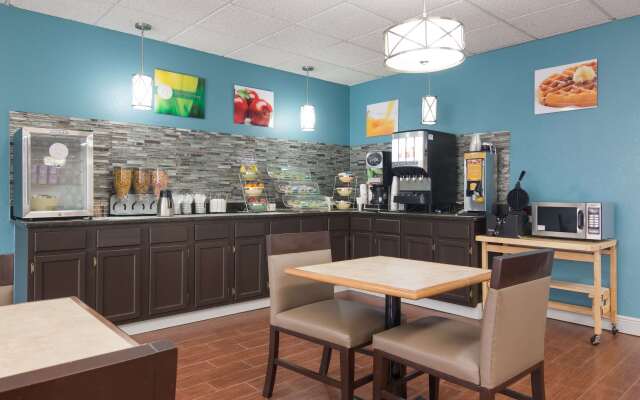 Quality Inn Magnolia