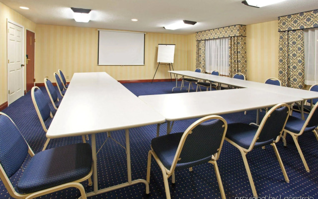 Holiday Inn Express Hotel & Suites Wabash by IHG