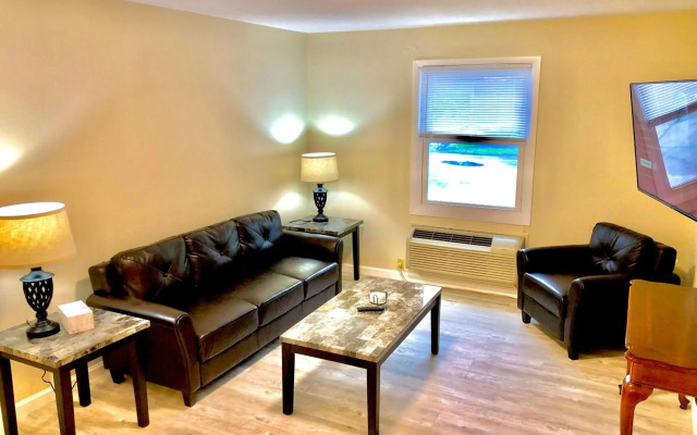 Bicentennial Inn